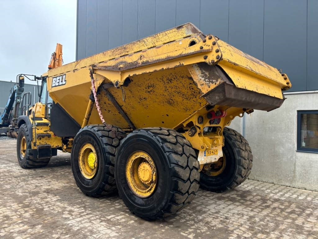 Bell B30E -- B 30 E -- wide tyres -- tailgate - Articulated dumper: picture 4 Bell B30E -- B 30 E -- wide tyres -- tailgate - Articulated dumper: picture 4