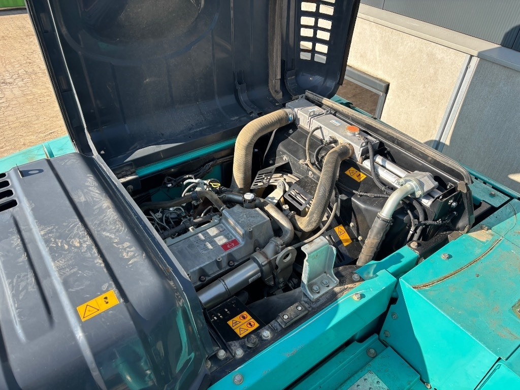 Crawler excavator Kobelco SK 210 LC-10 - Kobelco SK210: picture 24
