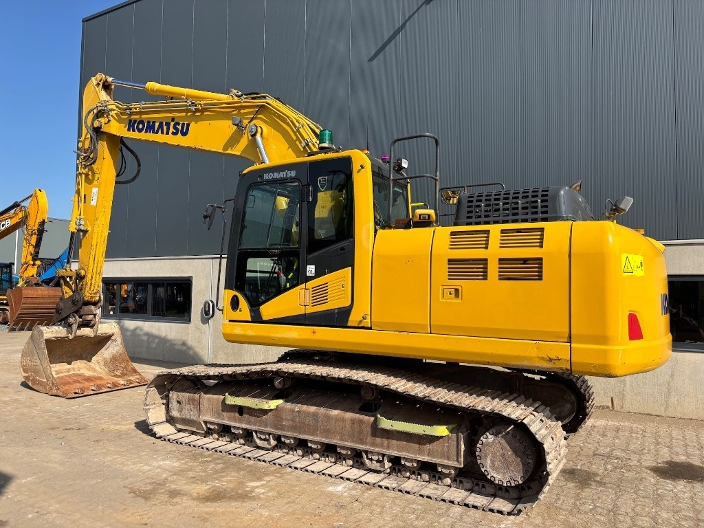 Komatsu HB 215LC-3 HB 215 - PC 210 - PC210LC-11 - Crawler excavator: picture 2 Komatsu HB 215LC-3 HB 215 - PC 210 - PC210LC-11 - Crawler excavator: picture 2