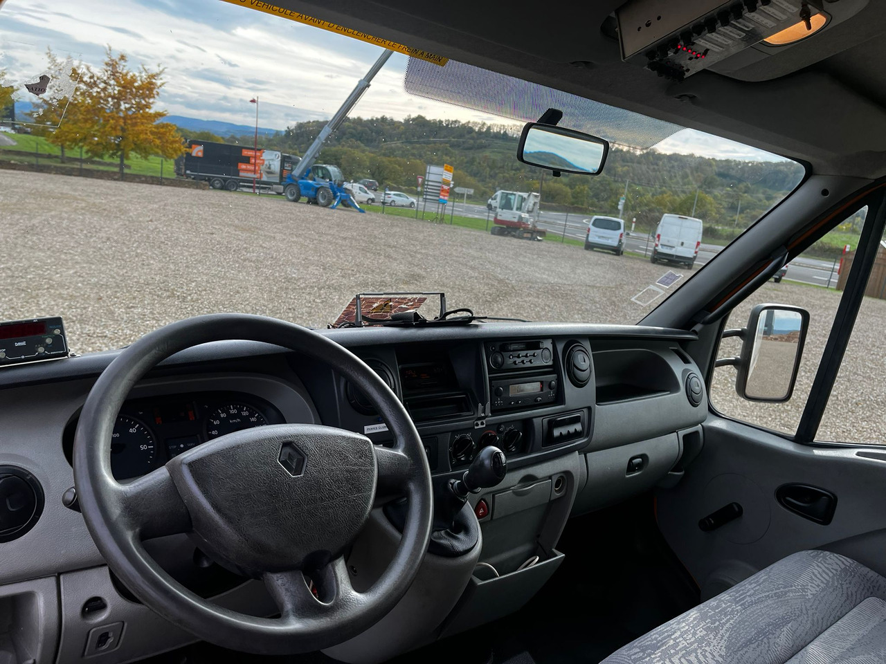 RENAULT Mascott DCI 160 CAISSE + HAYON - Box truck: picture 5 RENAULT Mascott DCI 160 CAISSE + HAYON - Box truck: picture 5