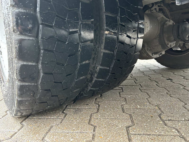 Box truck DAF LF 210 FA / 12 Ton / 450 dkm / Tacho V2 / Box / Laadklep / APK TUV 09-26: picture 17 Box truck DAF LF 210 FA / 12 Ton / 450 dkm / Tacho V2 / Box / Laadklep / APK TUV 09-26: picture 17