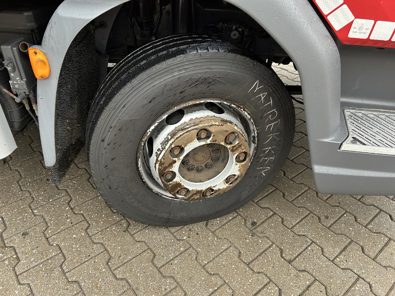 Box truck DAF LF 210 FA / 12 Ton / 450 dkm / Tacho V2 / Box / Laadklep / APK TUV 09-26: picture 14 Box truck DAF LF 210 FA / 12 Ton / 450 dkm / Tacho V2 / Box / Laadklep / APK TUV 09-26: picture 14