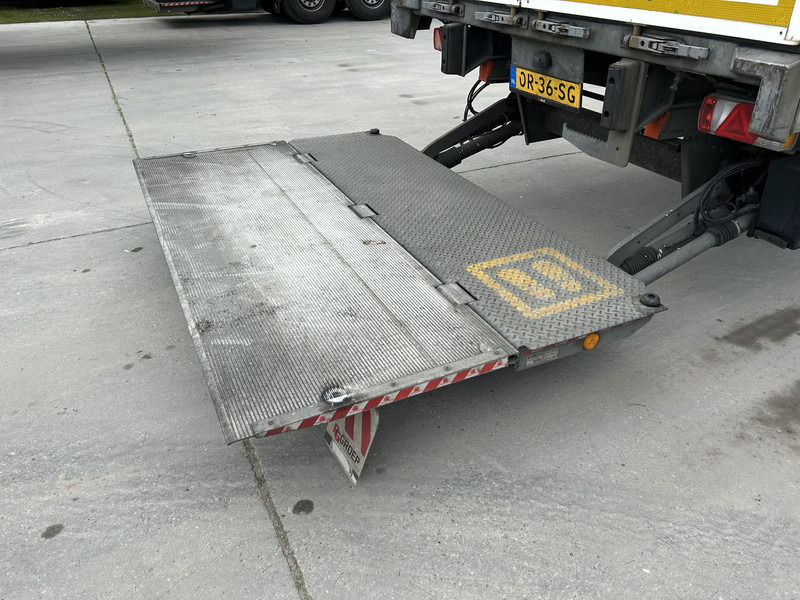 Fruehauf CNP 03 / Box / Laadklep / SAF Schijfrem - Closed box semi-trailer: picture 5 Fruehauf CNP 03 / Box / Laadklep / SAF Schijfrem - Closed box semi-trailer: picture 5