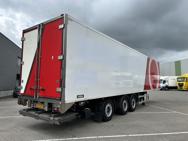 H.T.F HZO 39 / Heiwo / Carrier Vector 1800 -> Defect / Iso Box / Loadlift 2500 kg - Refrigerator semi-trailer: picture 2 H.T.F HZO 39 / Heiwo / Carrier Vector 1800 -> Defect / Iso Box / Loadlift 2500 kg - Refrigerator semi-trailer: picture 2