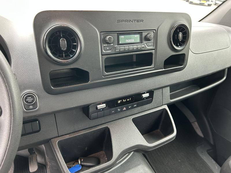 Mercedes-Benz Sprinter 515 1.9 CDI / 126 dkm / Box 4.4 mtr / Laadklep / APK 07-26 - Box van: picture 5 Mercedes-Benz Sprinter 515 1.9 CDI / 126 dkm / Box 4.4 mtr / Laadklep / APK 07-26 - Box van: picture 5