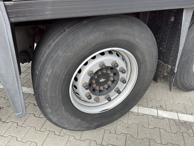 Closed box semi-trailer Schmitz Cargobull SCB S2 / Box Trailer / 2 axle / Loadlift / APK TUV 04-26: picture 9