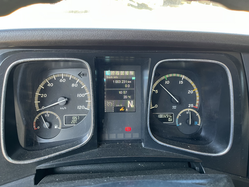 Mercedes-Benz Actros 1842 Streamspace / Stand Klima / 2 Tanks / NL Truck - Tractor unit: picture 4 Mercedes-Benz Actros 1842 Streamspace / Stand Klima / 2 Tanks / NL Truck - Tractor unit: picture 4