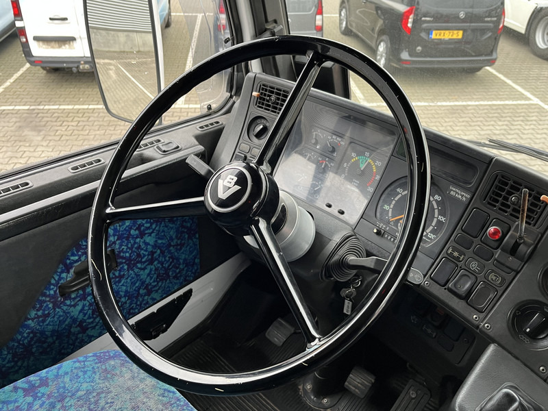 Scania R 143H V8 500 Streamline / V8 Sound / Retarder / Old Skool Classic - Tractor unit: picture 4 Scania R 143H V8 500 Streamline / V8 Sound / Retarder / Old Skool Classic - Tractor unit: picture 4