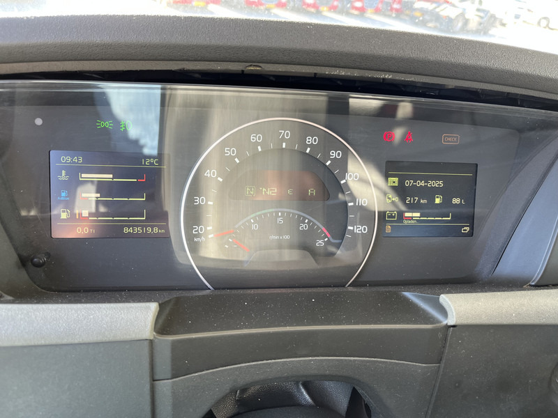 Volvo FH 420 Globetrotter / 843 dkm / 2 Tanks / VEB+ / APK TUV 07-25 - Tractor unit: picture 4 Volvo FH 420 Globetrotter / 843 dkm / 2 Tanks / VEB+ / APK TUV 07-25 - Tractor unit: picture 4