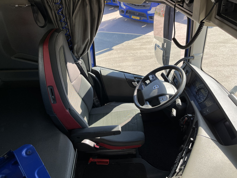 Volvo FH 420 Globetrotter / 843 dkm / 2 Tanks / VEB+ / APK TUV 07-25 - Tractor unit: picture 3 Volvo FH 420 Globetrotter / 843 dkm / 2 Tanks / VEB+ / APK TUV 07-25 - Tractor unit: picture 3