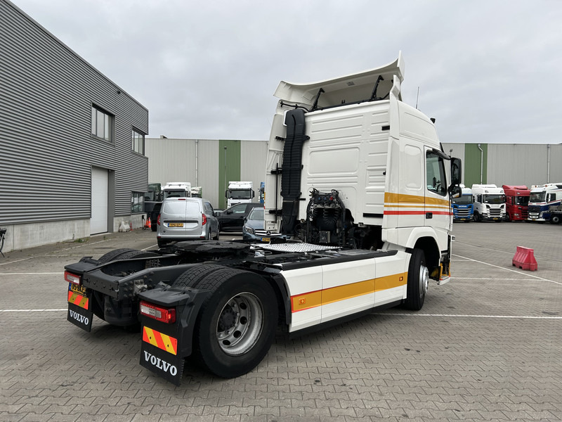 Volvo FM 370 Globetrotter / 770 dkm / 2 Tanks / NL Truck - Tractor unit: picture 2 Volvo FM 370 Globetrotter / 770 dkm / 2 Tanks / NL Truck - Tractor unit: picture 2