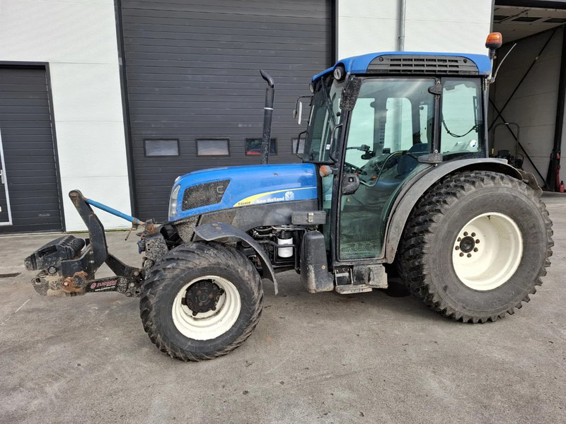 New Holland T 4040 F T4040F - Farm tractor: picture 2 New Holland T 4040 F T4040F - Farm tractor: picture 2