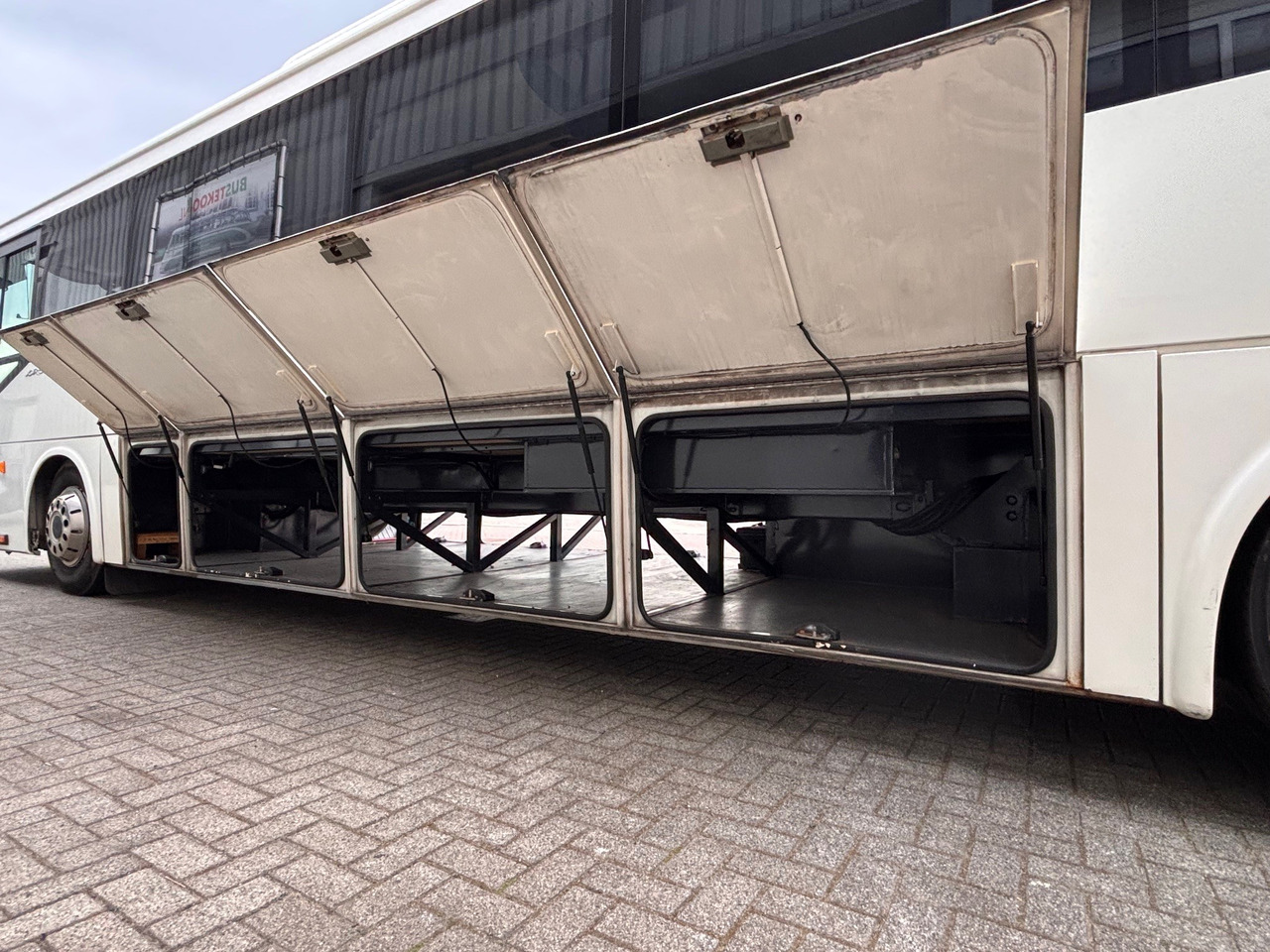 Suburban bus IVECO irisbus crosway: picture 8