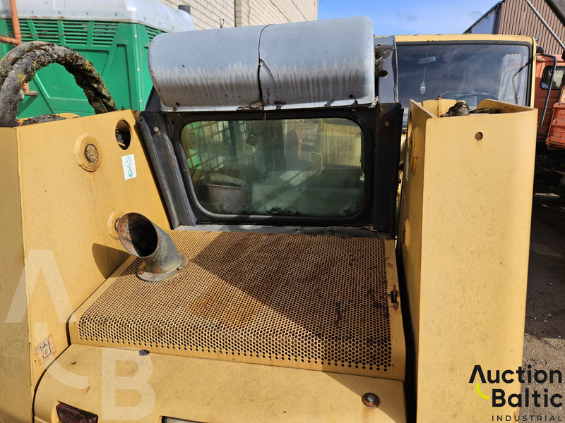 Skid steer loader Case 90 XT: picture 12