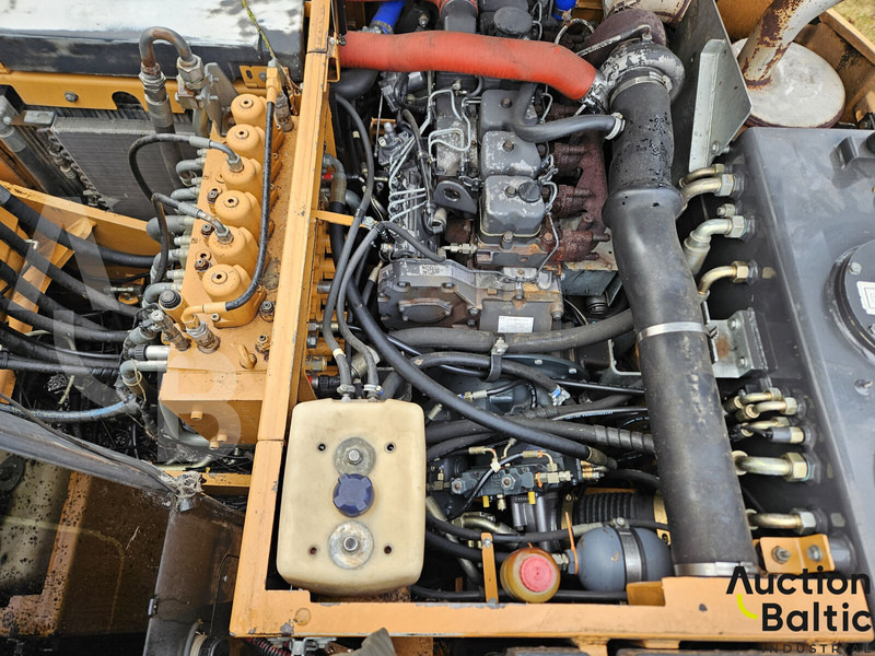 Wheel excavator Case WX 165: picture 19