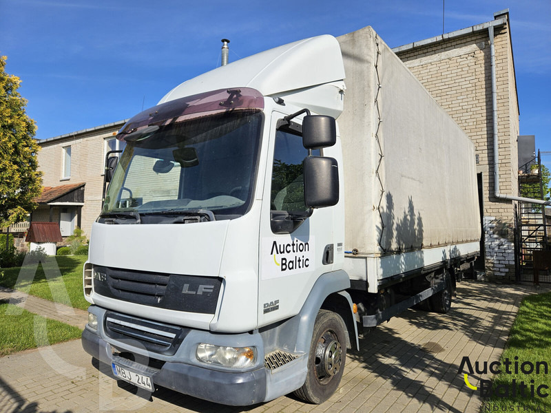 DAF 45.160 - Curtainsider truck: picture 1 DAF 45.160 - Curtainsider truck: picture 1