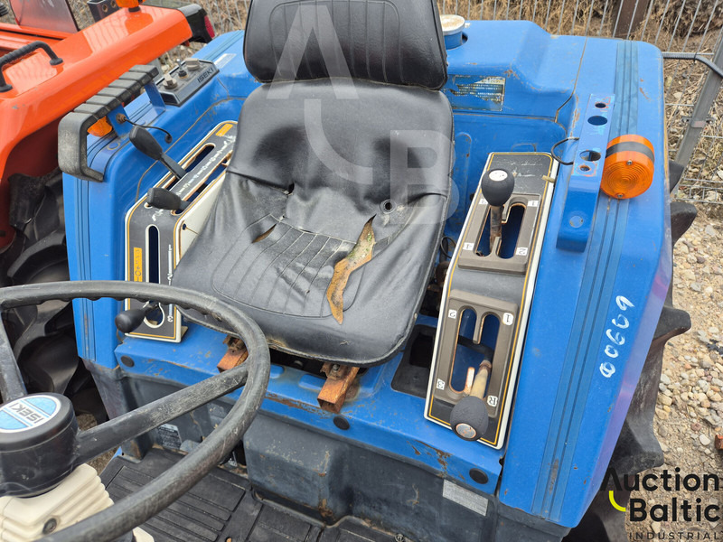 Iseki TU 200 - Farm tractor: picture 5 Iseki TU 200 - Farm tractor: picture 5