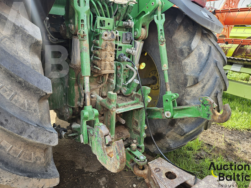 Farm tractor John Deere 7830: picture 17
