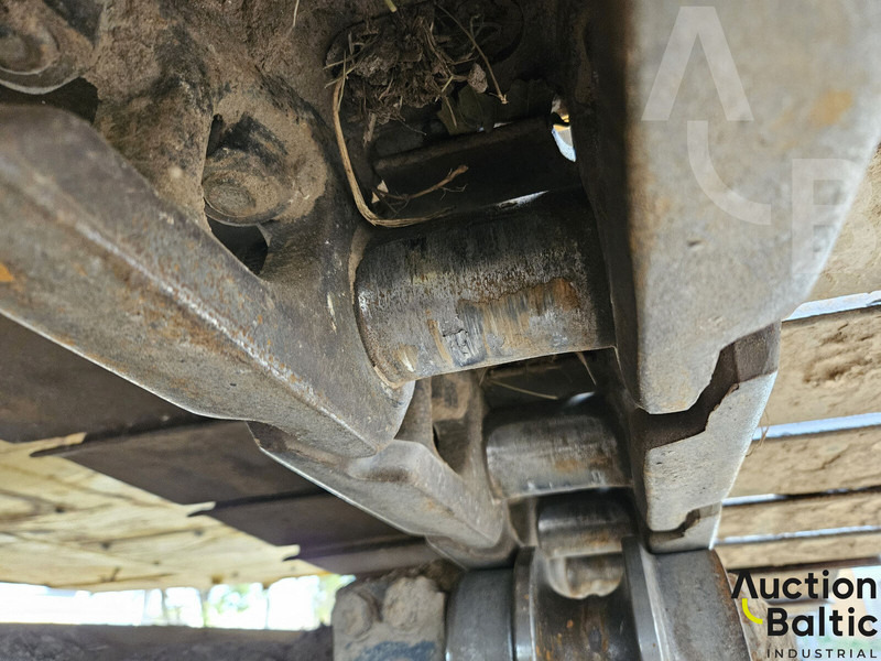 Crawler excavator Komatsu PC210LC-11: picture 20