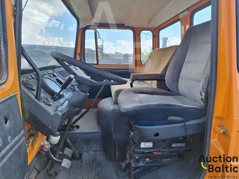 Dropside/ Flatbed truck, Crane truck Magirus 130 M 8: picture 6 Dropside/ Flatbed truck, Crane truck Magirus 130 M 8: picture 6