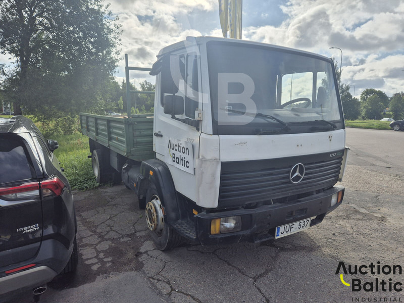 Mercedes-Benz 1117 - Dropside/ Flatbed truck: picture 2 Mercedes-Benz 1117 - Dropside/ Flatbed truck: picture 2