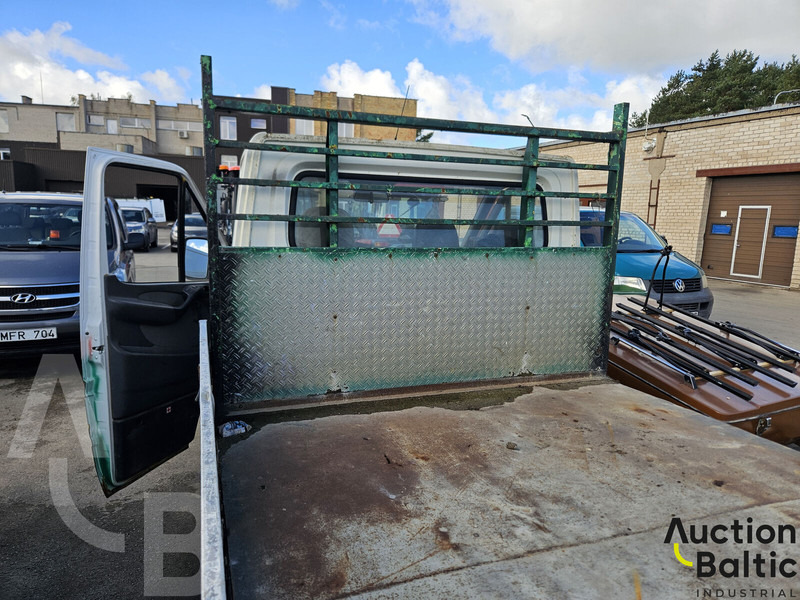 Flatbed van Mercedes-Benz 408: picture 17