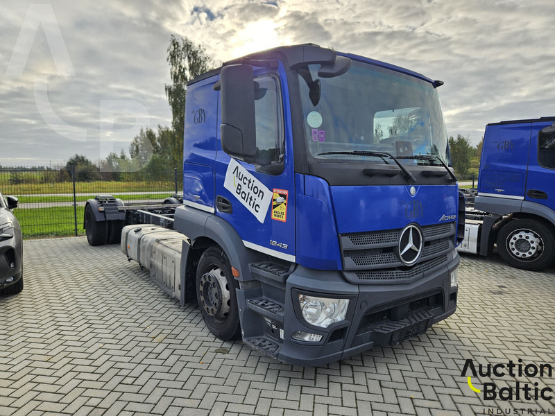 Mercedes-Benz Actros 1843 - Cab chassis truck: picture 1 Mercedes-Benz Actros 1843 - Cab chassis truck: picture 1