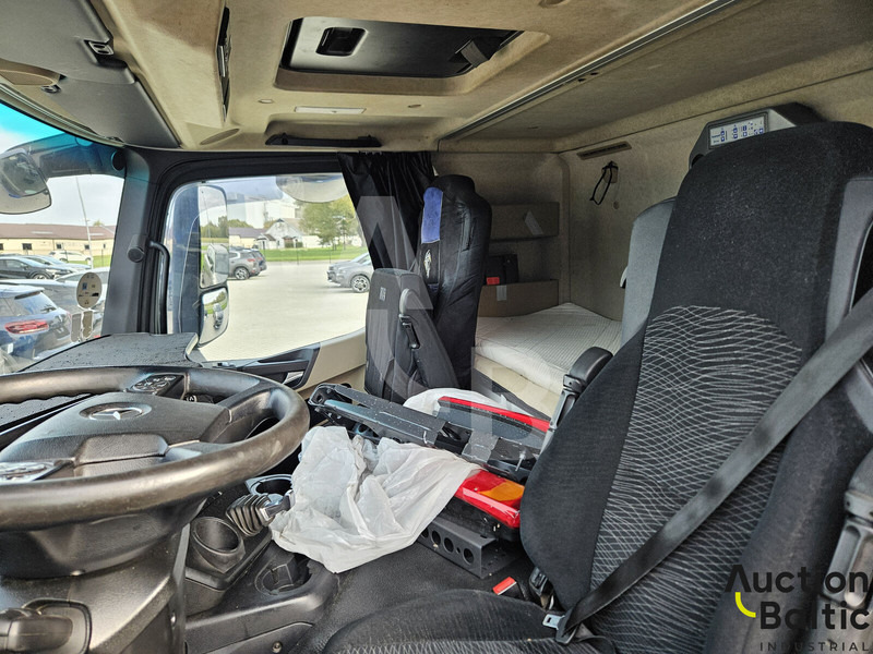 Mercedes-Benz Actros 1843 - Cab chassis truck: picture 5 Mercedes-Benz Actros 1843 - Cab chassis truck: picture 5