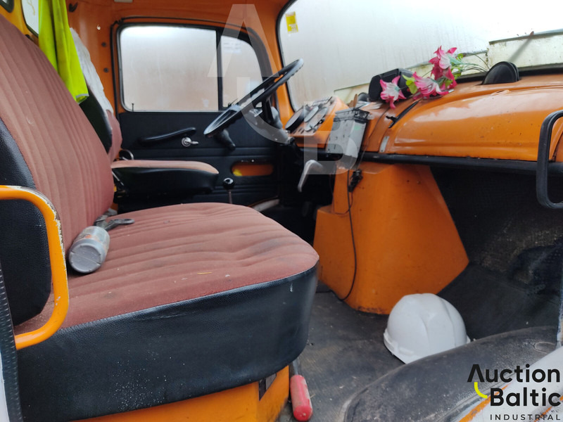 Truck mounted aerial platform Mercedes-Benz Lako 911: picture 6