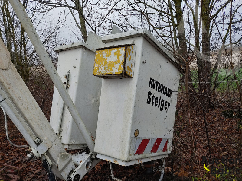 Truck mounted aerial platform Mercedes-Benz Lako 911: picture 10