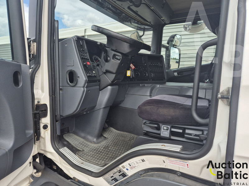 Scania P 450 - Cab chassis truck: picture 5 Scania P 450 - Cab chassis truck: picture 5