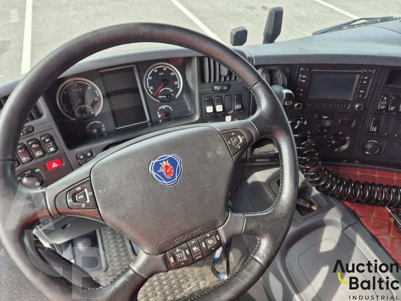 Cab chassis truck Scania P 450: picture 7