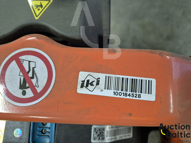 Order picker Toyota LHE130: picture 10