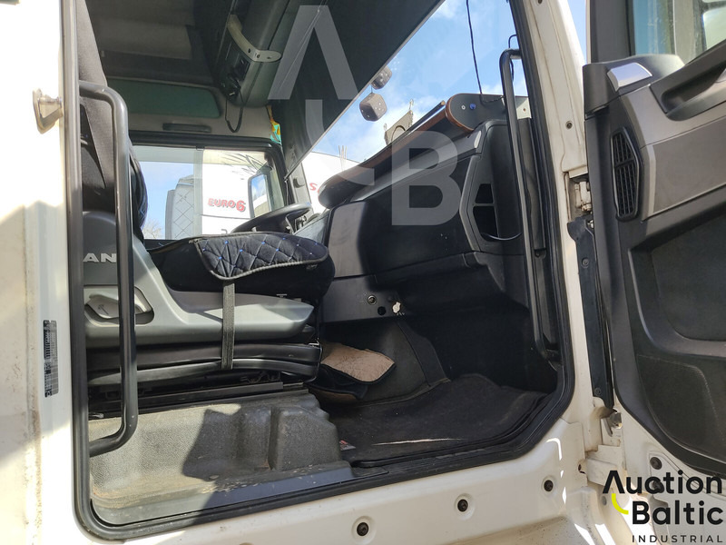 MAN TGX18.400 - Tractor unit: picture 5 MAN TGX18.400 - Tractor unit: picture 5
