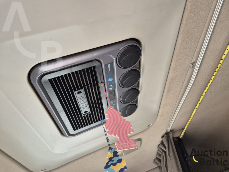 Tractor unit Scania R 410: picture 15
