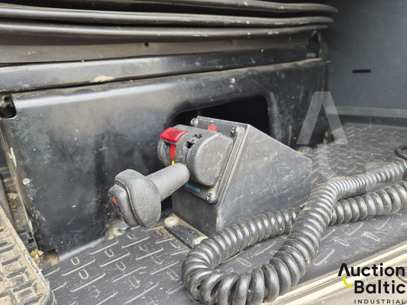 Tractor unit Scania R 410: picture 16
