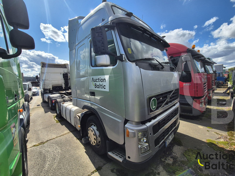 Volvo FH12 - Tractor unit: picture 2 Volvo FH12 - Tractor unit: picture 2