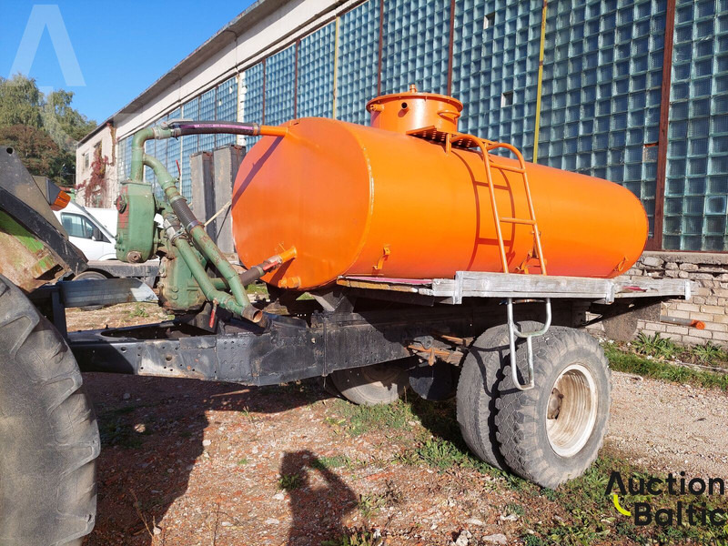 Trailer for transporting and watering water - Tank trailer: picture 2 Trailer for transporting and watering water - Tank trailer: picture 2