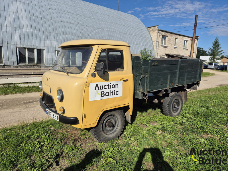UAZ UAZ 3303 - Flatbed van: picture 1 UAZ UAZ 3303 - Flatbed van: picture 1