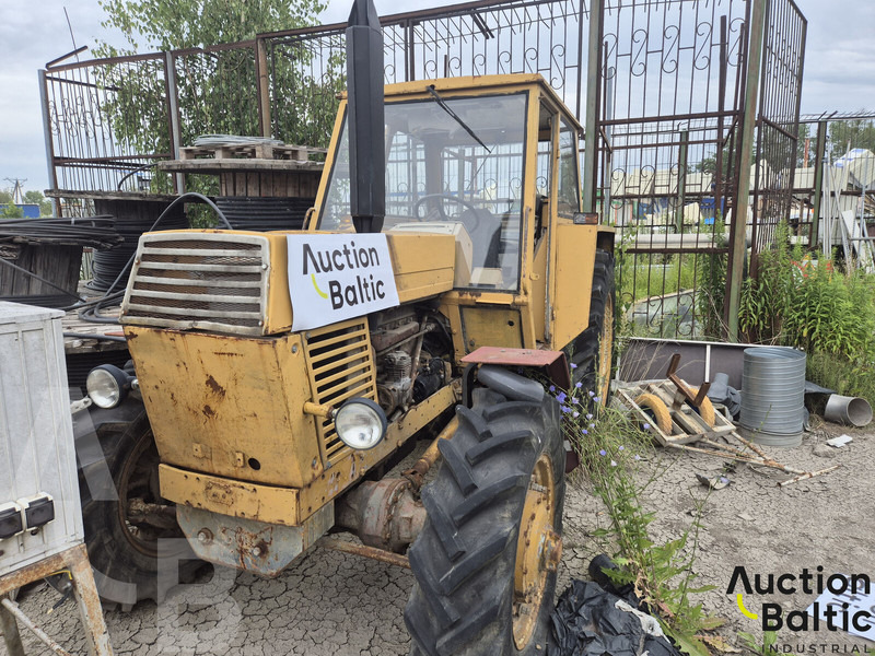 Ursus C-385A - Farm tractor: picture 2 Ursus C-385A - Farm tractor: picture 2
