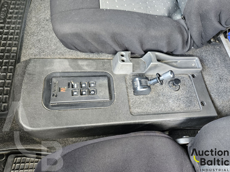 Box truck Volvo FL615: picture 14