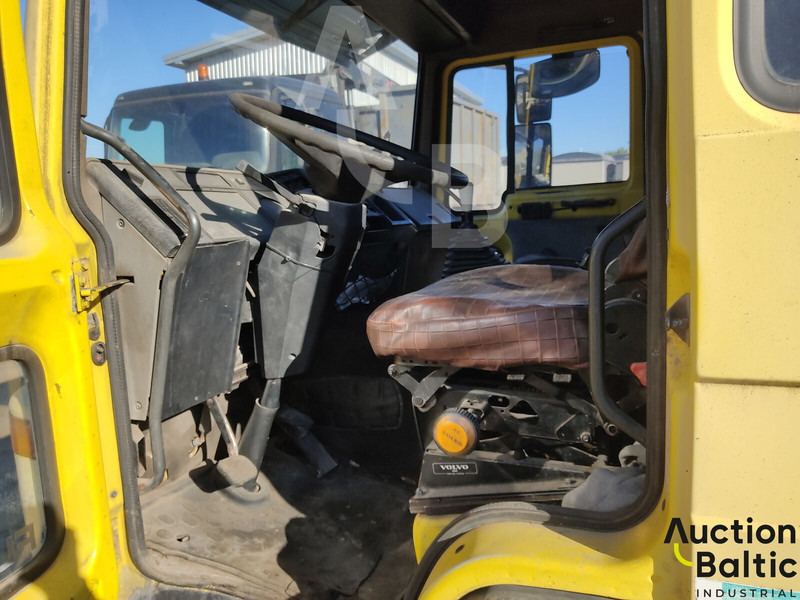 Volvo FL618 - Garbage truck: picture 5 Volvo FL618 - Garbage truck: picture 5
