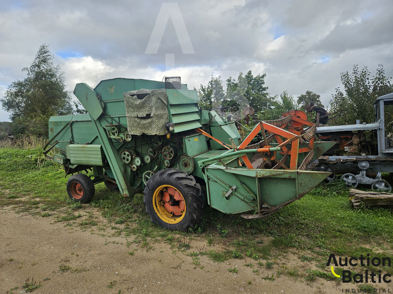 Westerasmaskiner AB AKTIV 800 - Combine harvester: picture 1 Westerasmaskiner AB AKTIV 800 - Combine harvester: picture 1