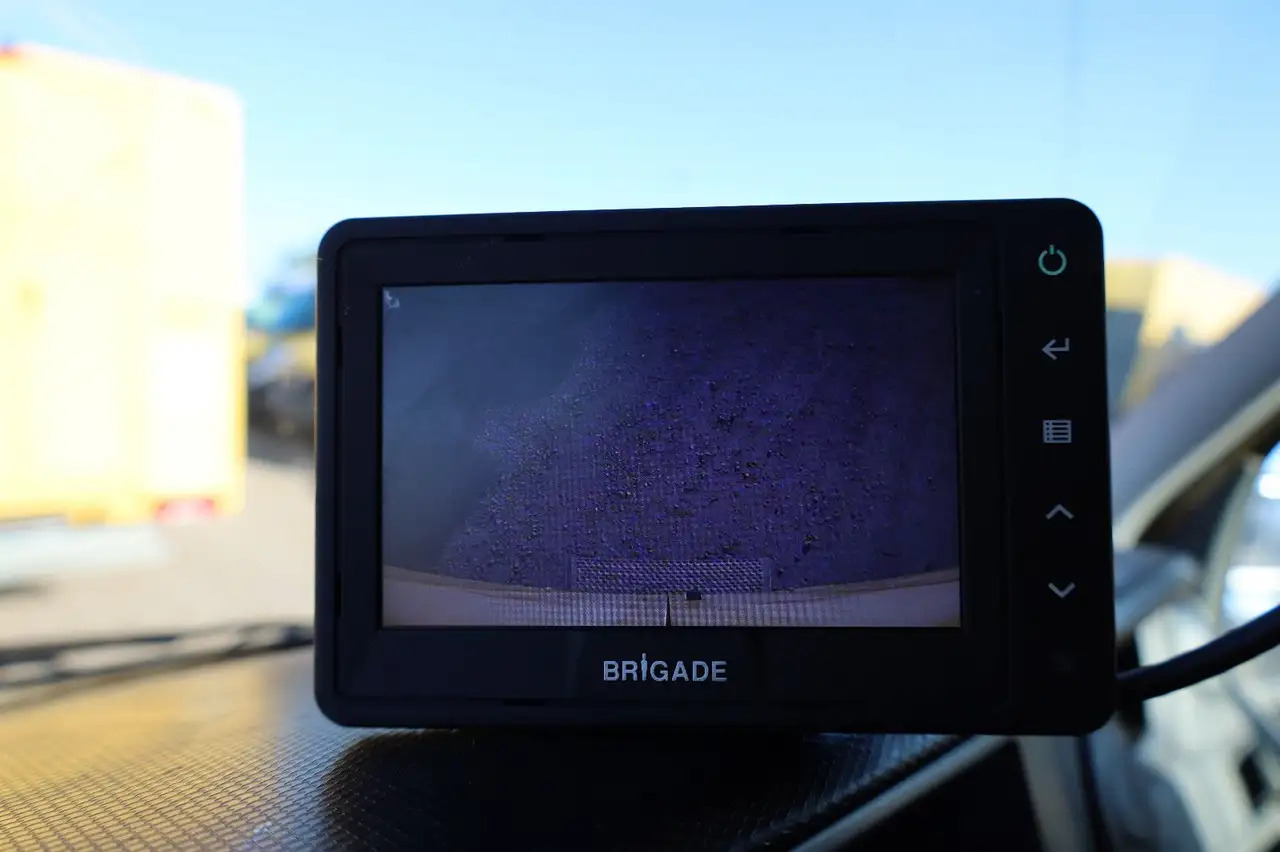 Box van Iveco Daily/ Regalsystem/Luftfeder/KURZ/1. Hand: picture 13 Box van Iveco Daily/ Regalsystem/Luftfeder/KURZ/1. Hand: picture 13