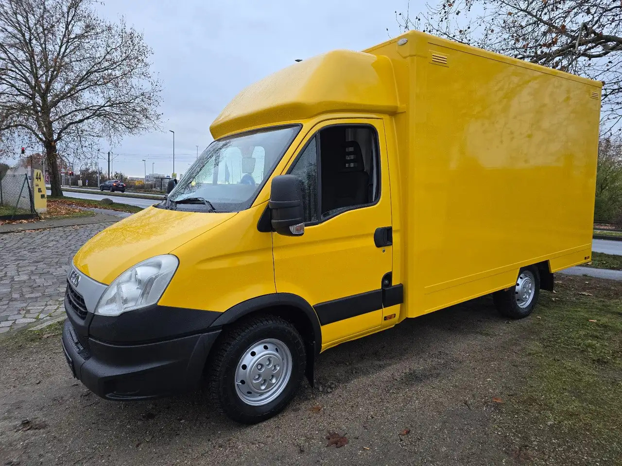 Iveco Daily/ Regalsystem/Luftfeder/KURZ/1. Hand - Box van: picture 3 Iveco Daily/ Regalsystem/Luftfeder/KURZ/1. Hand - Box van: picture 3