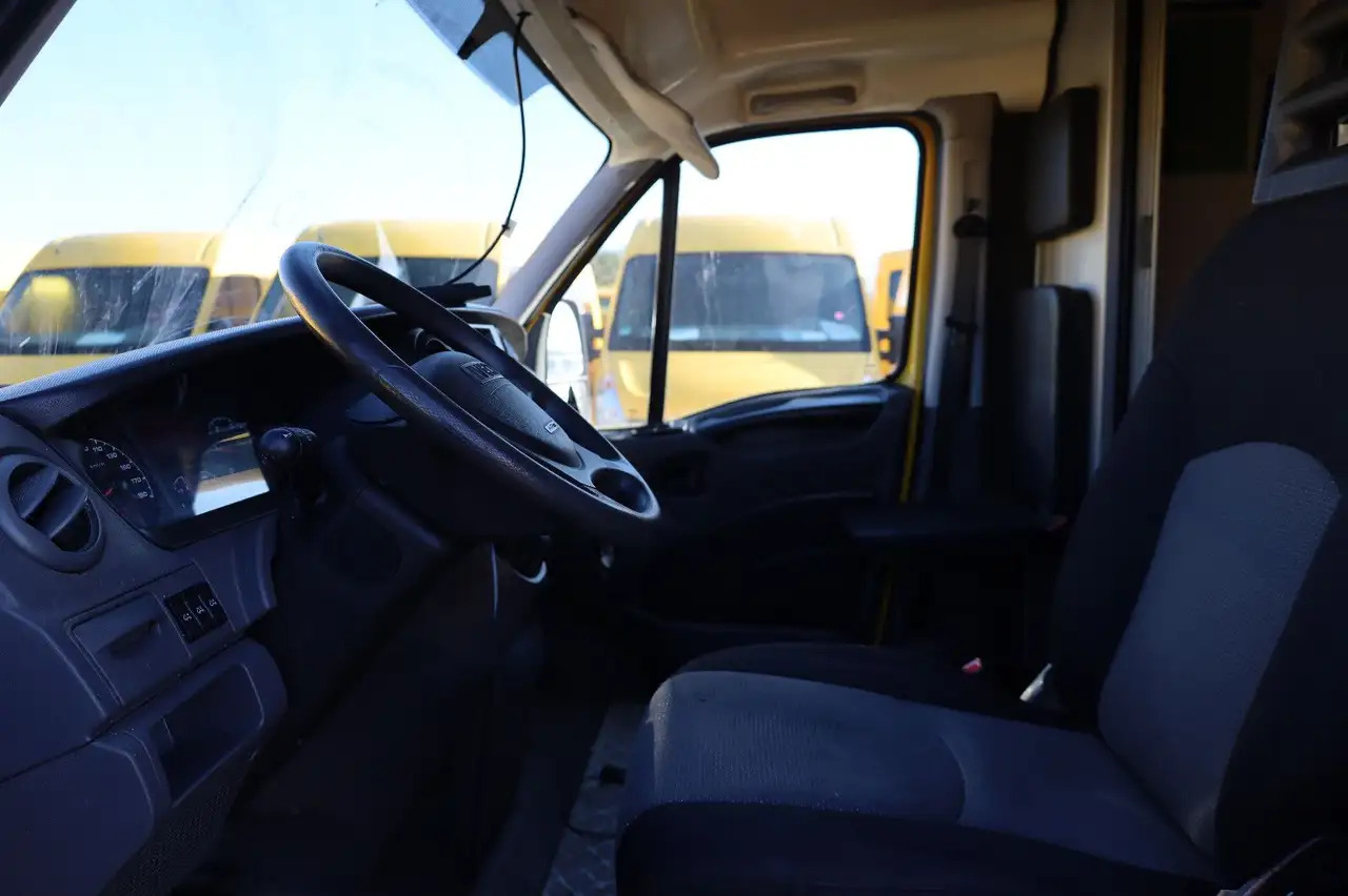 Box van Iveco Daily/ Regalsystem/Luftfeder/KURZ/1. Hand: picture 10 Box van Iveco Daily/ Regalsystem/Luftfeder/KURZ/1. Hand: picture 10