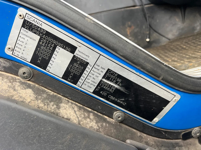 Hook lift truck Scania P420 Belgian truck**205.000km**Retarder full steel**: picture 14 Hook lift truck Scania P420 Belgian truck**205.000km**Retarder full steel**: picture 14