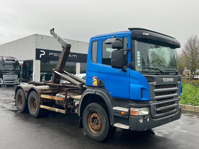 Scania P420 Belgian truck**205.000km**Retarder full steel** - Hook lift truck: picture 2 Scania P420 Belgian truck**205.000km**Retarder full steel** - Hook lift truck: picture 2