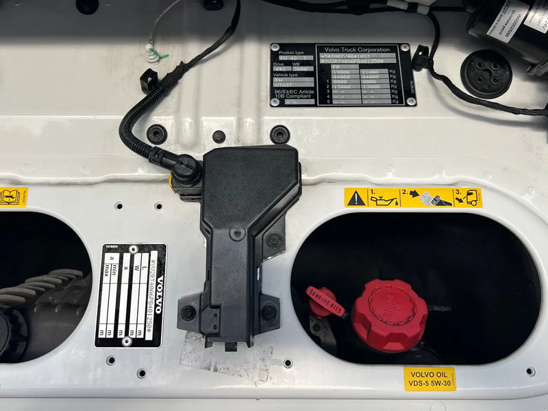 Volvo FH 500 XL CAB**FH 500 TURBO COMPOUND*Model 2023 - Tractor unit: picture 3 Volvo FH 500 XL CAB**FH 500 TURBO COMPOUND*Model 2023 - Tractor unit: picture 3