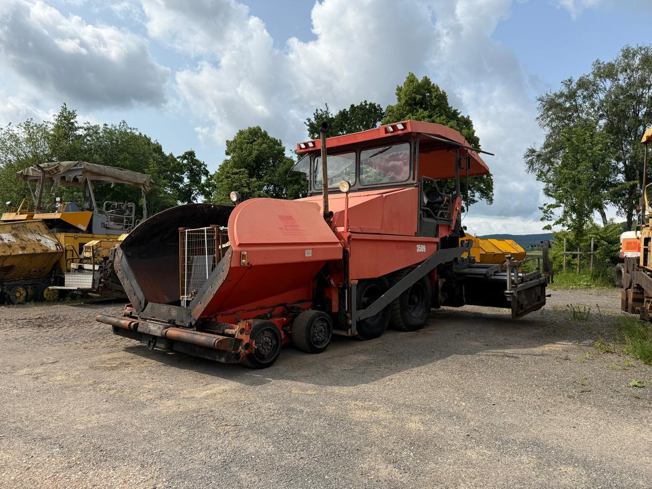 Demag-Dynapac DF135P powerfull 4-axle-paver - Asphalt paver: picture 3 Demag-Dynapac DF135P powerfull 4-axle-paver - Asphalt paver: picture 3